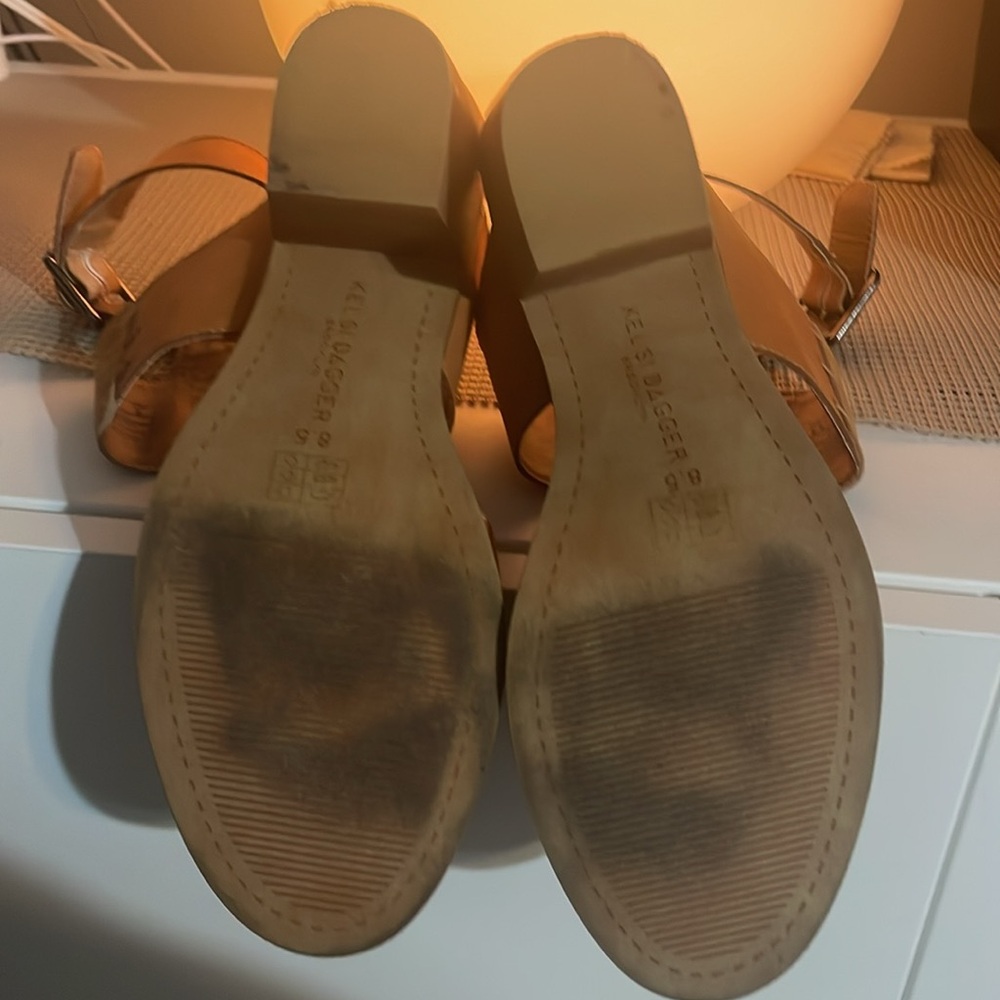 Kelsi Dagger 8.5 sandals - Picture 4 of 7